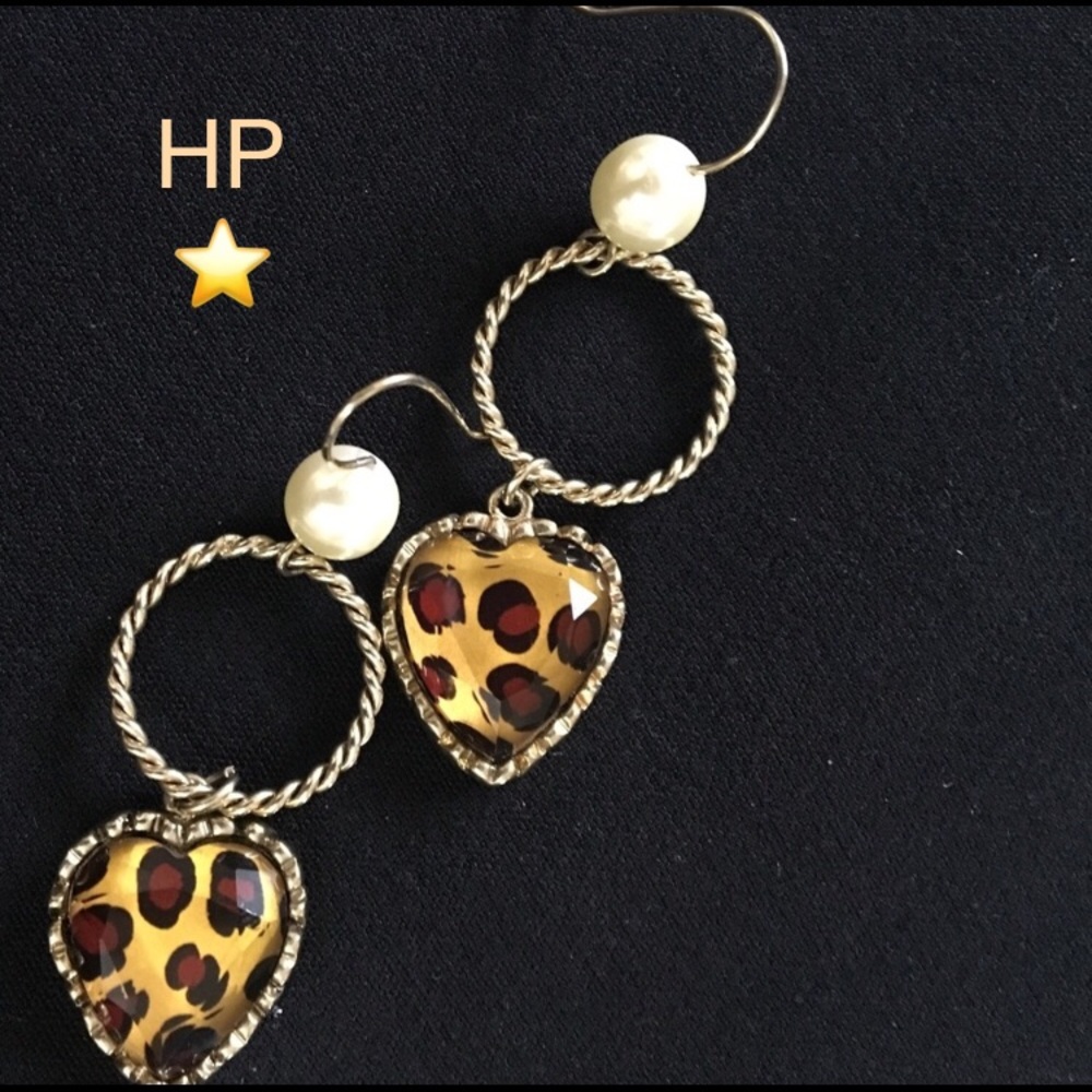 🐆 ViNtAgE Le0ParD HeArt aNd peArL eaRRings